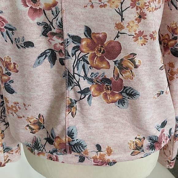 New Women's top blouse floral Medium - Picture 3 of 8